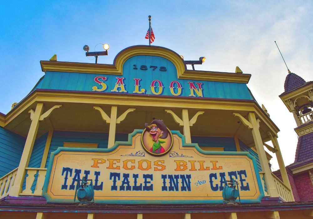 outdoor sign of Pecos Bill Tall Tale Inn and Cafe, a picky eater friendly restaurant in Frontierland